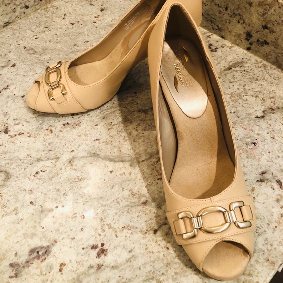 Aerosoles Pumps Size 11 - Picture 4 of 6